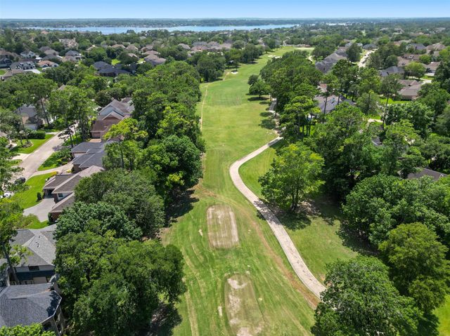 181 Wyndemere Drive, Montgomery, TX 77356