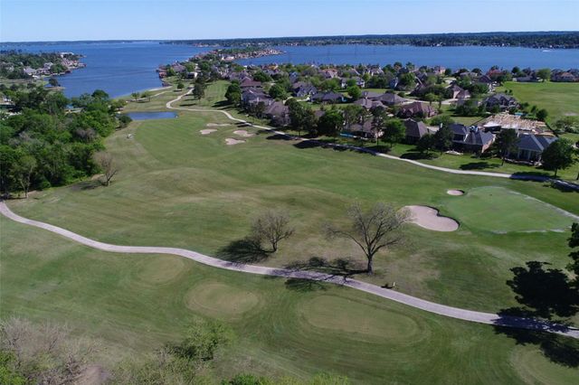 181 Wyndemere Drive, Montgomery, TX 77356