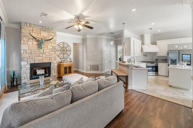 181 Wyndemere Drive, Montgomery, TX 77356