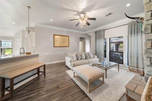 181 Wyndemere Drive, Montgomery, TX 77356