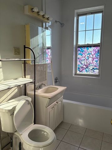 1691 Commonwealth Ave 29, Boston, MA 02135