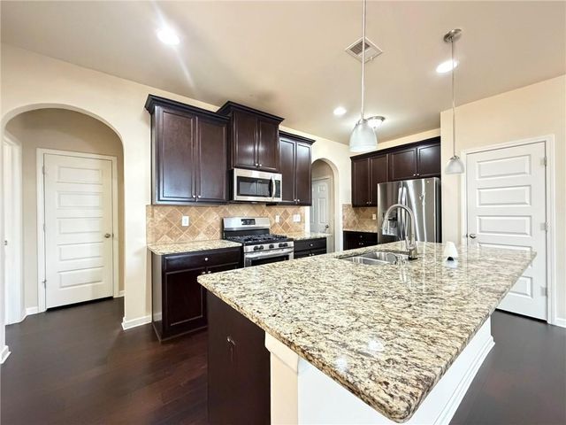 209 Emporia Loop, Mcdonough, GA 30253