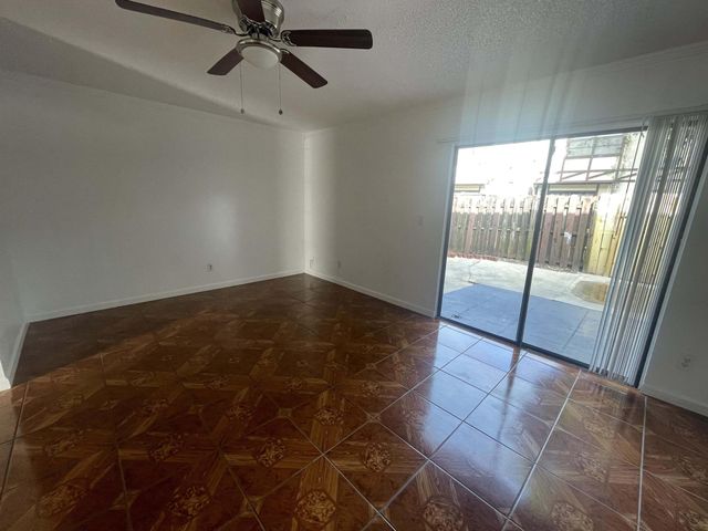 5089 Breckenridge Place 23, West Palm Beach, FL 33417