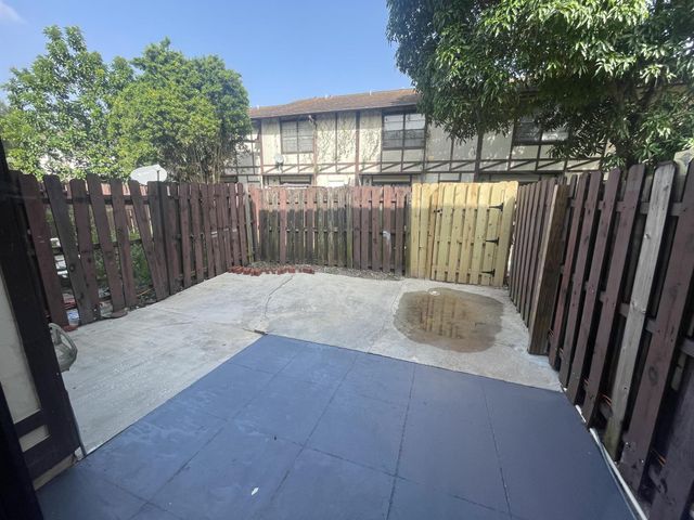 5089 Breckenridge Place 23, West Palm Beach, FL 33417