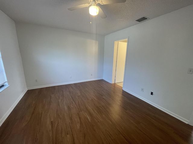 5089 Breckenridge Place 23, West Palm Beach, FL 33417