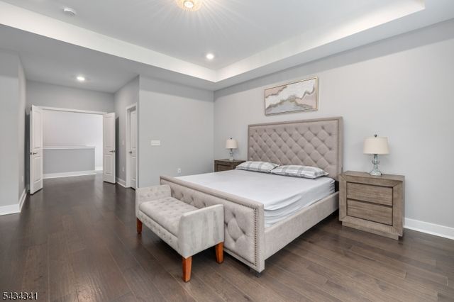18 Mccluskey Pl, Morris Plains Boro, NJ 07950