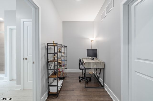18 Mccluskey Pl, Morris Plains Boro, NJ 07950