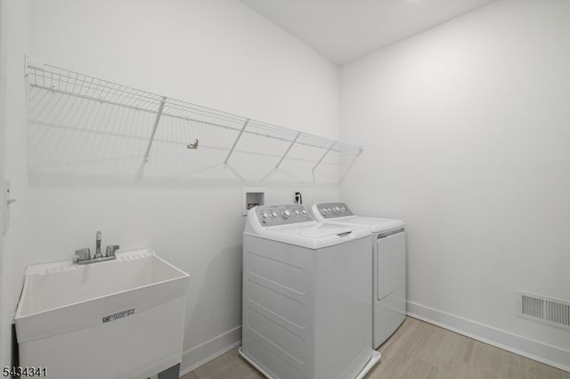 18 Mccluskey Pl, Morris Plains Boro, NJ 07950