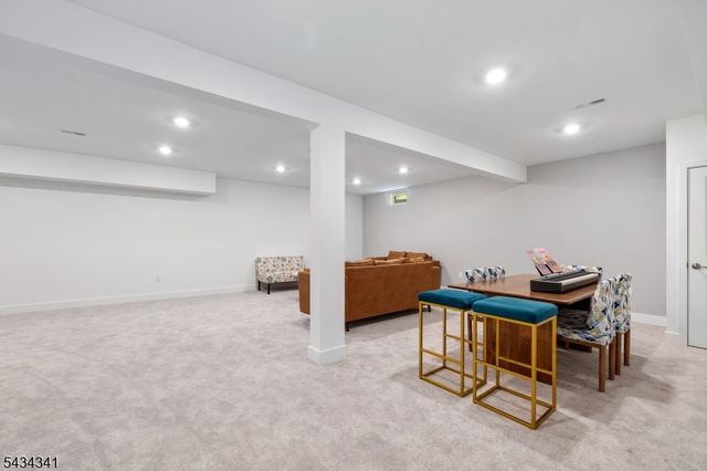 18 Mccluskey Pl, Morris Plains Boro, NJ 07950