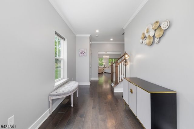 18 Mccluskey Pl, Morris Plains Boro, NJ 07950
