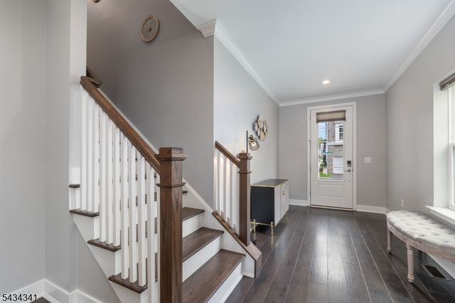 18 Mccluskey Pl, Morris Plains Boro, NJ 07950