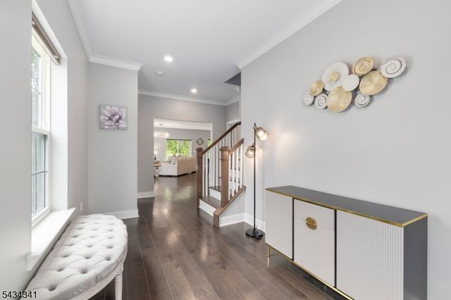 18 Mccluskey Pl, Morris Plains Boro, NJ 07950