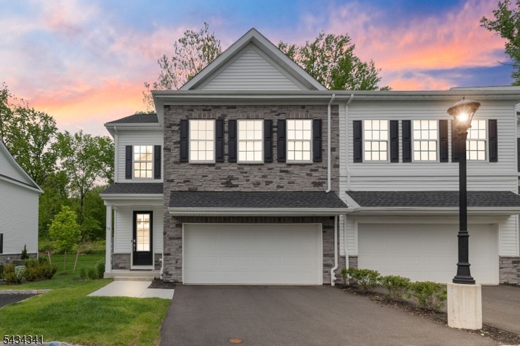 18 Mccluskey Pl, Morris Plains Boro, NJ 07950