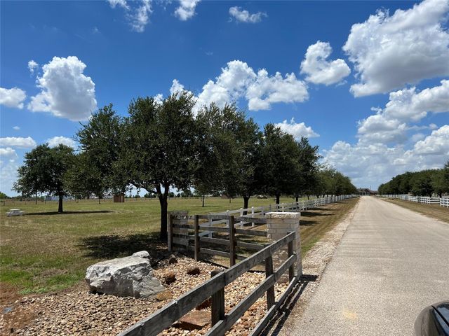 32007 Meadow View Lane, Waller, TX 77484