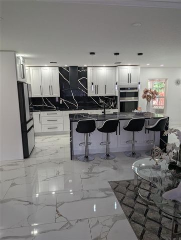 911 BEAR LAKE ROAD, Apopka, FL 32703