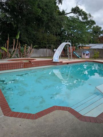 911 BEAR LAKE ROAD, Apopka, FL 32703