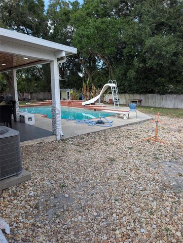 911 BEAR LAKE ROAD, Apopka, FL 32703