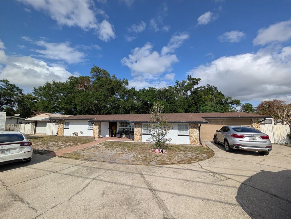 911 BEAR LAKE ROAD, Apopka, FL 32703