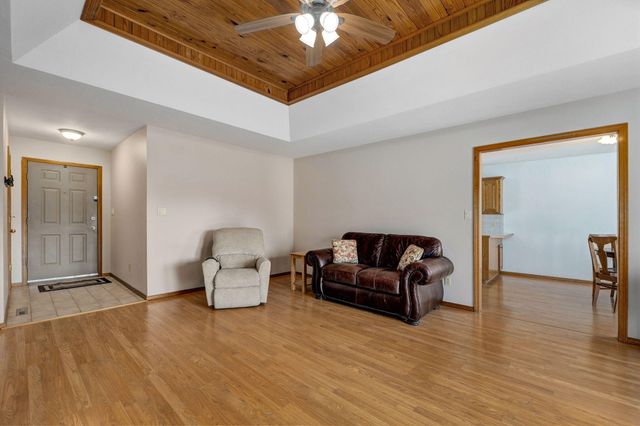 2672 W Village Terrace, Springfield, MO 65810