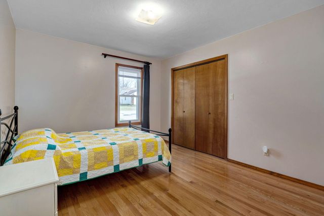 2672 W Village Terrace, Springfield, MO 65810