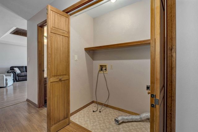 2672 W Village Terrace, Springfield, MO 65810