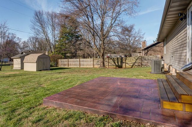 2672 W Village Terrace, Springfield, MO 65810