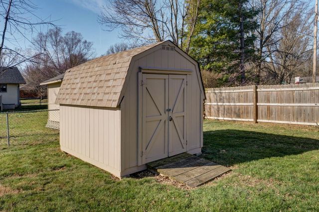 2672 W Village Terrace, Springfield, MO 65810