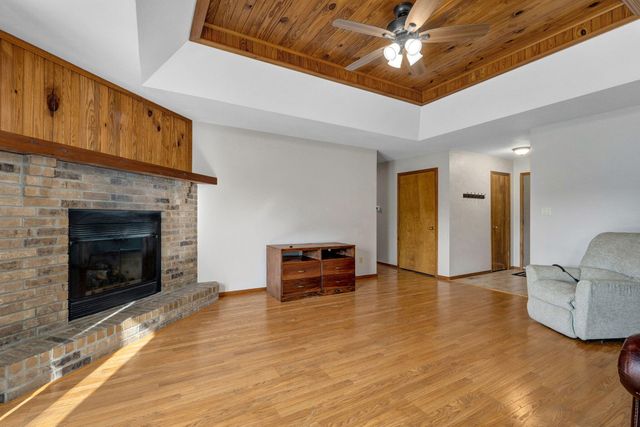 2672 W Village Terrace, Springfield, MO 65810