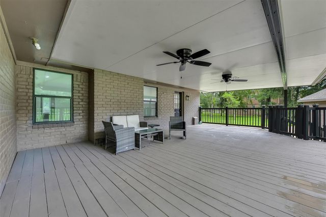 1107 Myrtlewood Drive, Friendswood, TX 77546