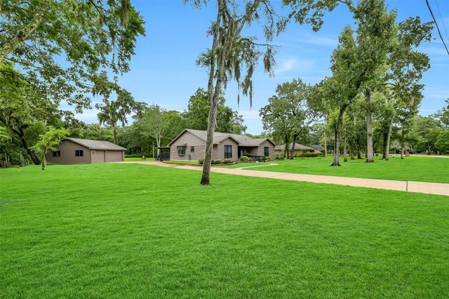 1107 Myrtlewood Drive, Friendswood, TX 77546