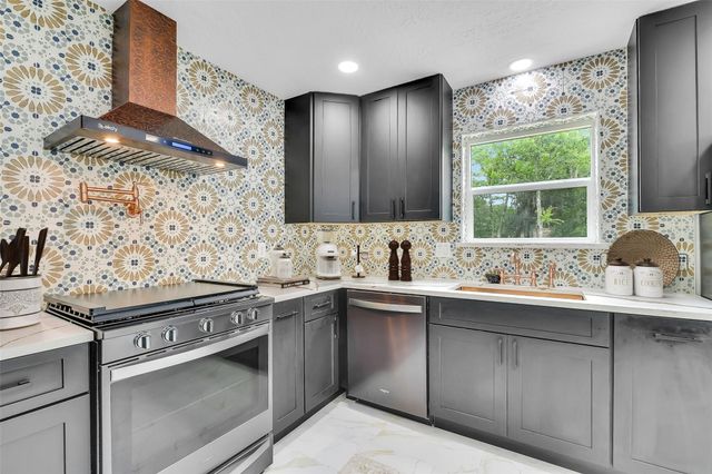 1107 Myrtlewood Drive, Friendswood, TX 77546