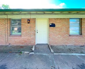 902 N Meadows DR C, Austin, TX 78758