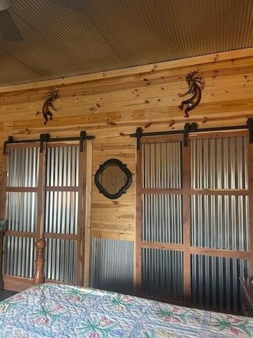 100 Camelot Dr, Camden, TN 38320