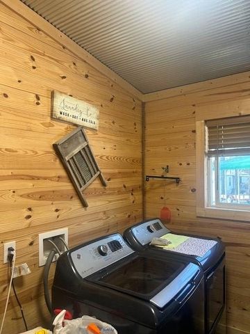 100 Camelot Dr, Camden, TN 38320