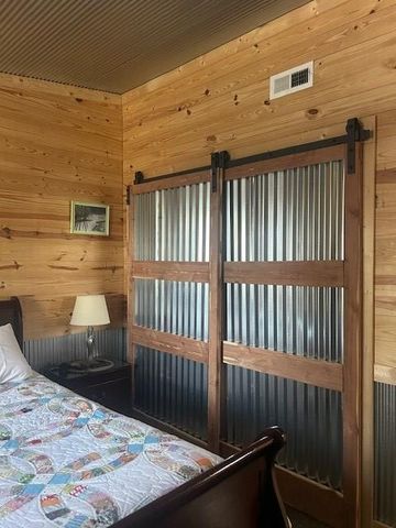 100 Camelot Dr, Camden, TN 38320