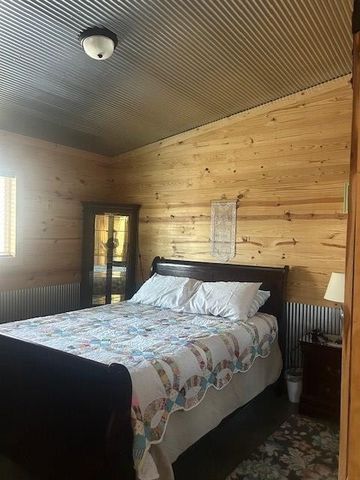 100 Camelot Dr, Camden, TN 38320