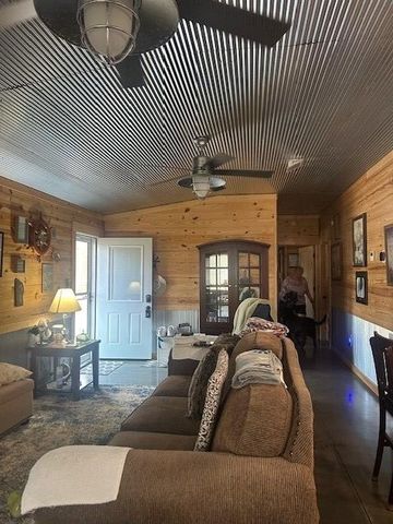 100 Camelot Dr, Camden, TN 38320