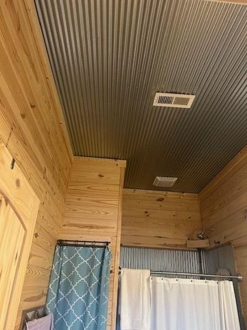 100 Camelot Dr, Camden, TN 38320