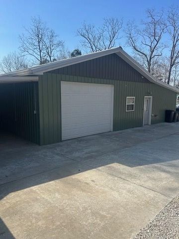 100 Camelot Dr, Camden, TN 38320