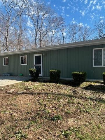 100 Camelot Dr, Camden, TN 38320