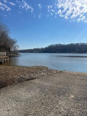 100 Camelot Dr, Camden, TN 38320