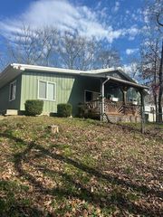 100 Camelot Dr, Camden, TN 38320