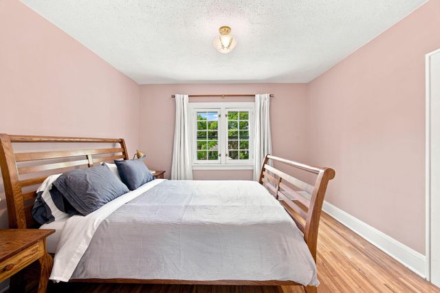 4042 Queen Avenue N, Minneapolis, MN 55412