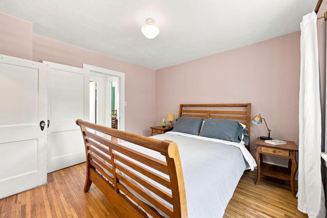 4042 Queen Avenue N, Minneapolis, MN 55412