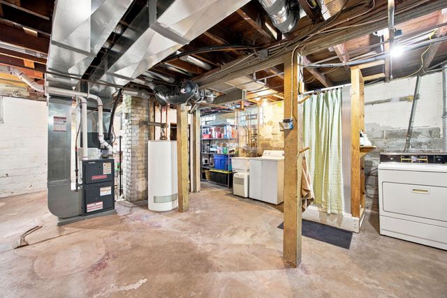 4042 Queen Avenue N, Minneapolis, MN 55412