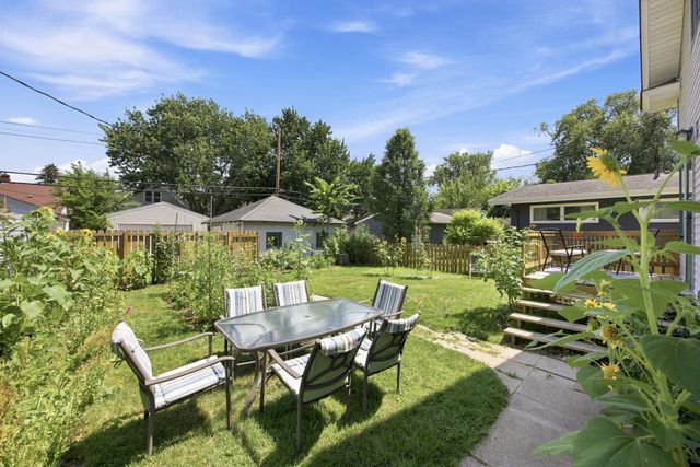 4042 Queen Avenue N, Minneapolis, MN 55412