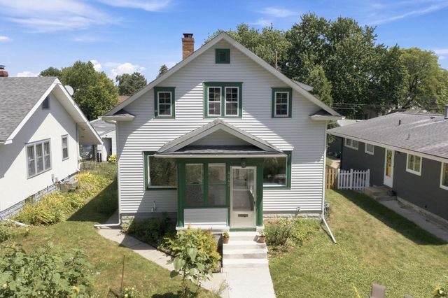 4042 Queen Avenue N, Minneapolis, MN 55412