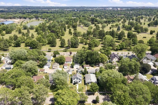 4042 Queen Avenue N, Minneapolis, MN 55412