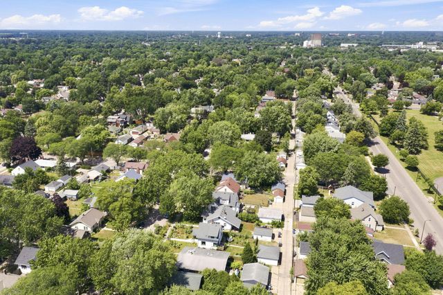 4042 Queen Avenue N, Minneapolis, MN 55412