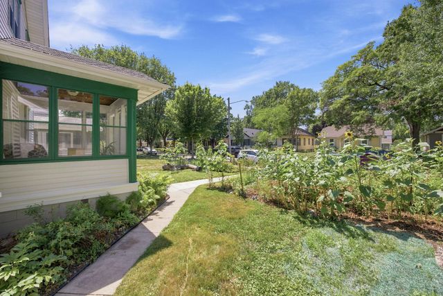 4042 Queen Avenue N, Minneapolis, MN 55412